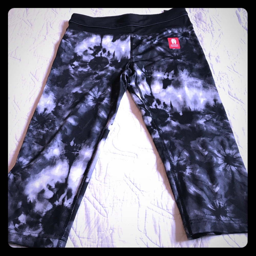 NWT, Danskin ,ty dye, Capri athletic pants